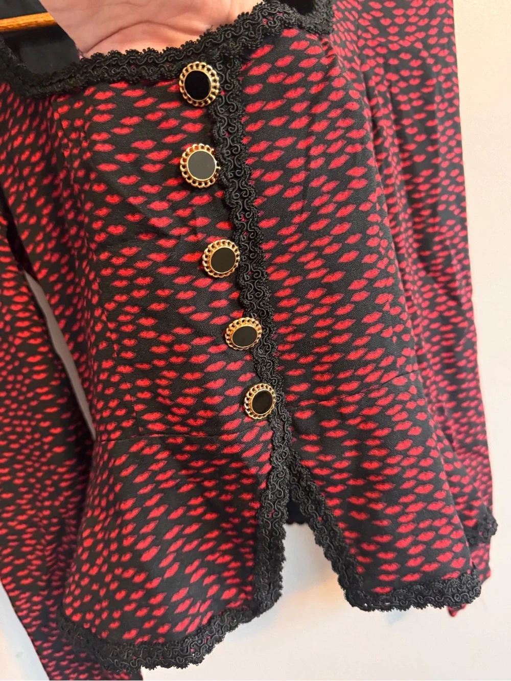 Reformation Red Black Printed Lace Trim Button Front Blouse Top Size 4